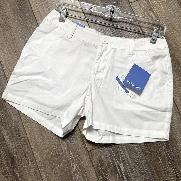 🛍️ NWT Columbia white 100% Cotton 4 inch shorts Size 4 excellent condition. - Picture 3 of 8